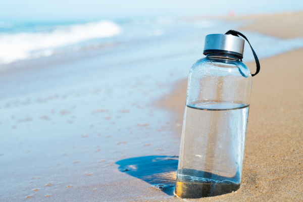 Journalist seeks travel-friendly water bottle recommendations